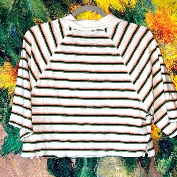 Universal Threads Top - Picture 2 of 3